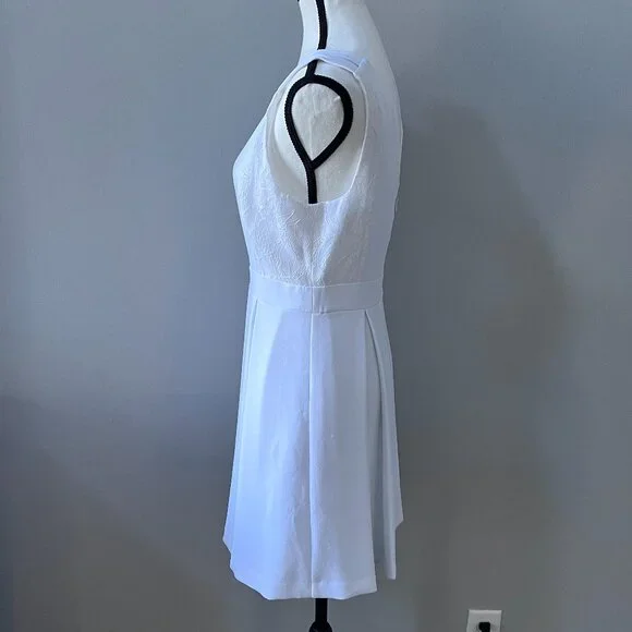 NWT BCBGeneration Mini Fit and Flare Dress in Optic White Size 6 - Picture 3 of 8